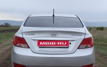 Hyundai Solaris II рестайлинг, 2015 год, 1 050 000 рублей, 3 фотография