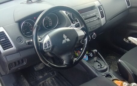 Mitsubishi Outlander III рестайлинг 3, 2010 год, 1 200 000 рублей, 7 фотография