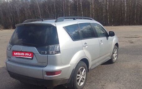 Mitsubishi Outlander III рестайлинг 3, 2010 год, 1 200 000 рублей, 3 фотография
