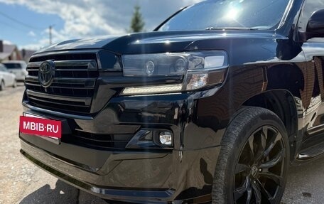 Toyota Land Cruiser 200, 2015 год, 5 000 000 рублей, 3 фотография