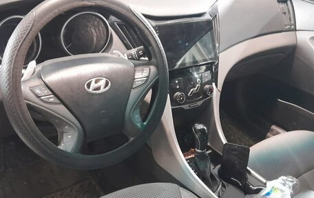 Hyundai Sonata VI, 2010 год, 1 250 000 рублей, 6 фотография