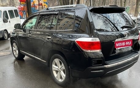 Toyota Highlander III, 2013 год, 2 100 000 рублей, 3 фотография