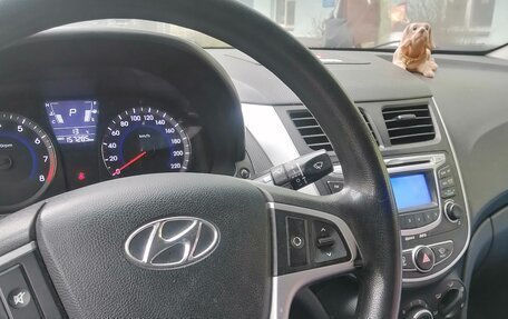 Hyundai Solaris II рестайлинг, 2013 год, 745 000 рублей, 8 фотография