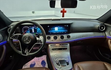 Mercedes-Benz E-Класс, 2022 год, 4 700 000 рублей, 6 фотография