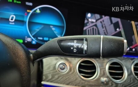 Mercedes-Benz E-Класс, 2022 год, 4 700 000 рублей, 7 фотография
