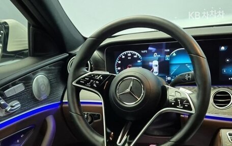 Mercedes-Benz E-Класс, 2022 год, 4 700 000 рублей, 8 фотография