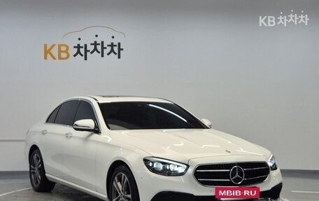 Mercedes-Benz E-Класс, 2022 год, 4 700 000 рублей, 4 фотография