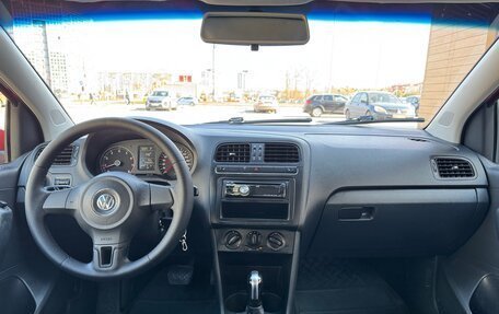 Volkswagen Polo VI (EU Market), 2011 год, 675 000 рублей, 36 фотография