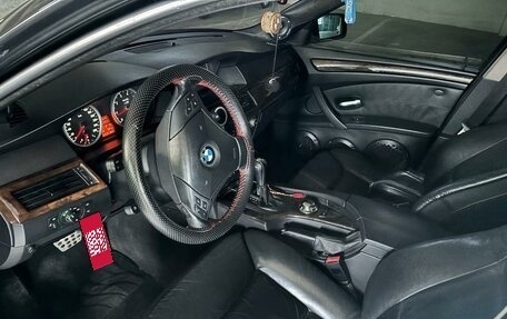 BMW 5 серия, 2004 год, 850 000 рублей, 8 фотография