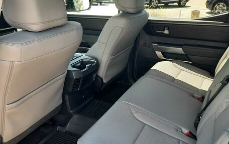 Toyota Tundra, 2024 год, 4 000 000 рублей, 12 фотография