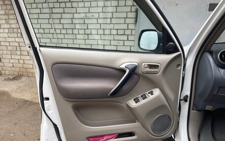 Toyota RAV4, 2000 год, 785 000 рублей, 34 фотография