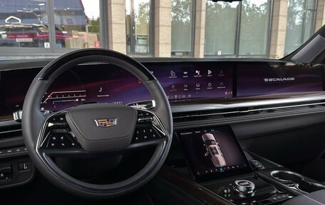 Cadillac Escalade V, 2024 год, 24 700 000 рублей, 22 фотография