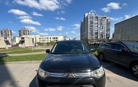 Mitsubishi Outlander III рестайлинг 3, 2013 год, 1 050 000 рублей, 1 фотография