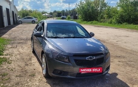 Chevrolet Cruze II, 2010 год, 800 000 рублей, 2 фотография