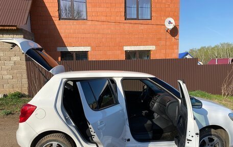 Skoda Fabia II, 2012 год, 900 000 рублей, 3 фотография