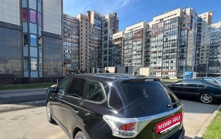 Mitsubishi Outlander III рестайлинг 3, 2013 год, 1 050 000 рублей, 3 фотография