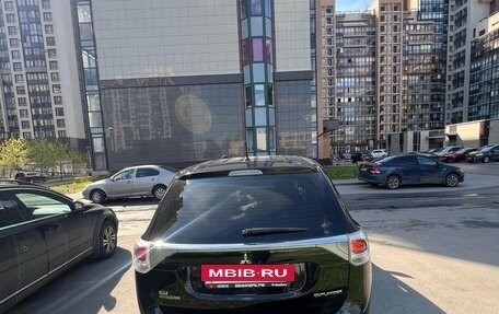 Mitsubishi Outlander III рестайлинг 3, 2013 год, 1 050 000 рублей, 4 фотография