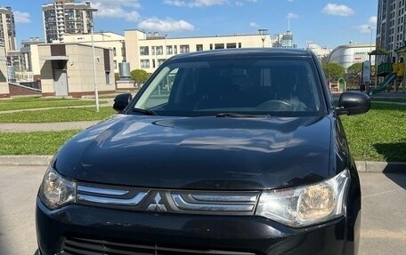 Mitsubishi Outlander III рестайлинг 3, 2013 год, 1 050 000 рублей, 7 фотография