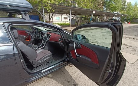 Opel Astra J, 2011 год, 1 050 000 рублей, 4 фотография