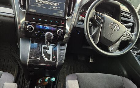 Toyota Vellfire II, 2019 год, 4 590 000 рублей, 13 фотография