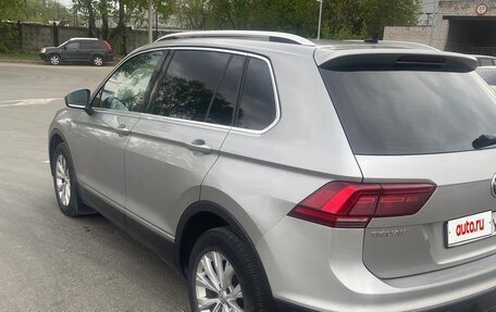 Volkswagen Tiguan II, 2018 год, 2 200 000 рублей, 3 фотография