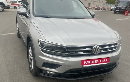 Volkswagen Tiguan II, 2018 год, 2 200 000 рублей, 5 фотография