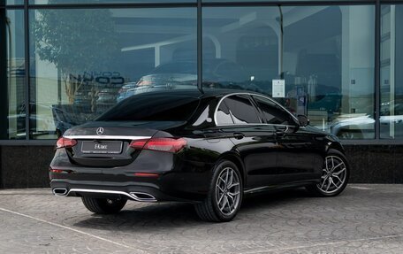 Mercedes-Benz E-Класс, 2021 год, 4 330 000 рублей, 2 фотография