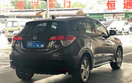 Honda Vezel, 2022 год, 1 685 000 рублей, 2 фотография