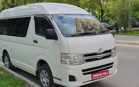 Toyota HiAce H200, 2012 год, 3 200 000 рублей, 1 фотография