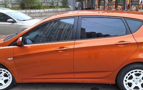Hyundai Solaris II рестайлинг, 2015 год, 890 000 рублей, 1 фотография