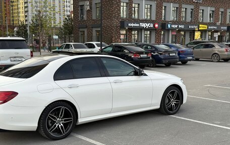 Mercedes-Benz E-Класс, 2018 год, 3 600 000 рублей, 3 фотография