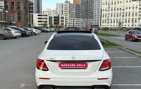 Mercedes-Benz E-Класс, 2018 год, 3 600 000 рублей, 4 фотография