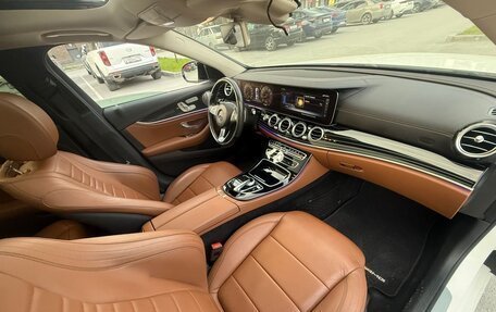 Mercedes-Benz E-Класс, 2018 год, 3 600 000 рублей, 14 фотография