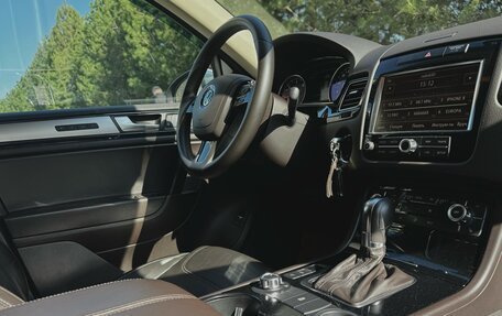 Volkswagen Touareg III, 2011 год, 1 900 000 рублей, 12 фотография