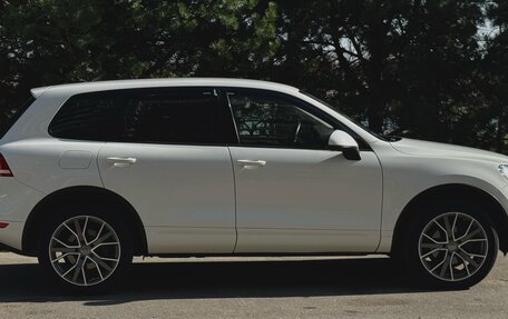 Volkswagen Touareg III, 2011 год, 1 900 000 рублей, 4 фотография