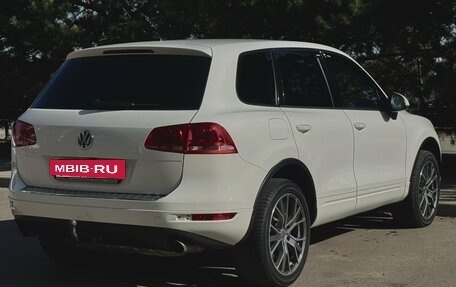 Volkswagen Touareg III, 2011 год, 1 900 000 рублей, 8 фотография