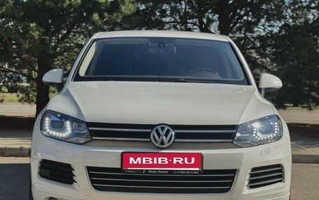 Volkswagen Touareg III, 2011 год, 1 900 000 рублей, 2 фотография