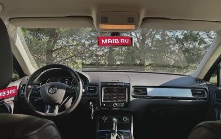 Volkswagen Touareg III, 2011 год, 1 900 000 рублей, 11 фотография