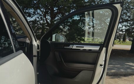 Volkswagen Touareg III, 2011 год, 1 900 000 рублей, 17 фотография