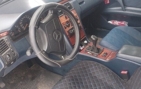 Mercedes-Benz E-Класс, 1998 год, 399 999 рублей, 3 фотография