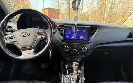Hyundai Solaris II рестайлинг, 2018 год, 1 300 000 рублей, 13 фотография
