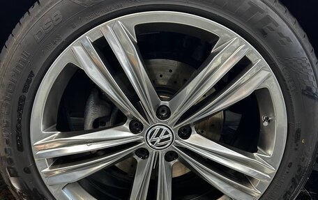 Volkswagen Tiguan II, 2018 год, 2 500 000 рублей, 22 фотография