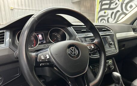 Volkswagen Tiguan II, 2018 год, 2 500 000 рублей, 27 фотография