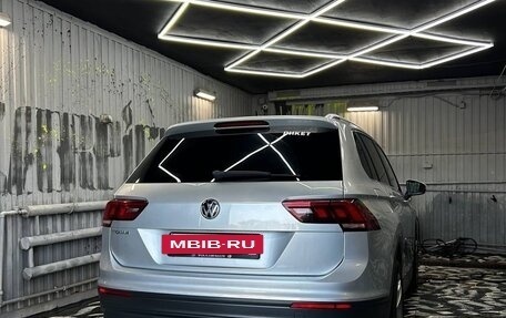 Volkswagen Tiguan II, 2018 год, 2 500 000 рублей, 16 фотография