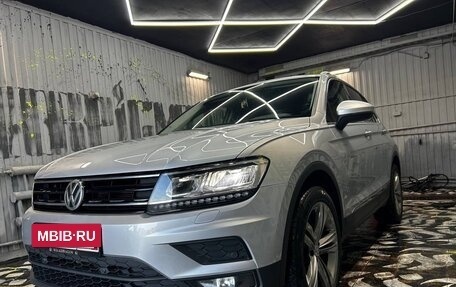 Volkswagen Tiguan II, 2018 год, 2 500 000 рублей, 19 фотография