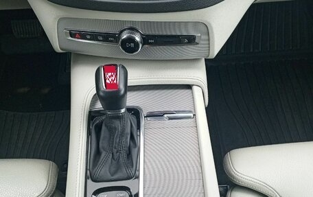 Volvo XC90 II рестайлинг, 2017 год, 3 220 000 рублей, 14 фотография