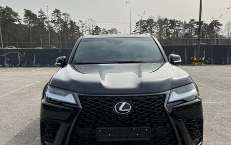 Lexus LX, 2023 год, 17 000 000 рублей, 3 фотография