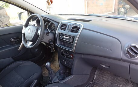 Renault Sandero II рестайлинг, 2017 год, 1 050 000 рублей, 5 фотография