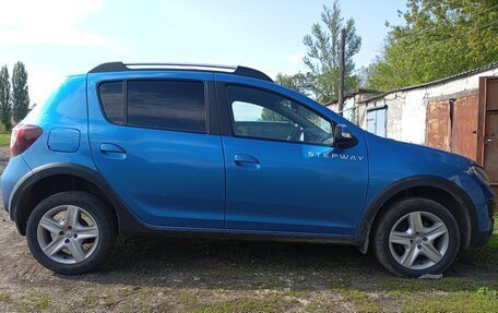 Renault Sandero II рестайлинг, 2017 год, 1 050 000 рублей, 4 фотография