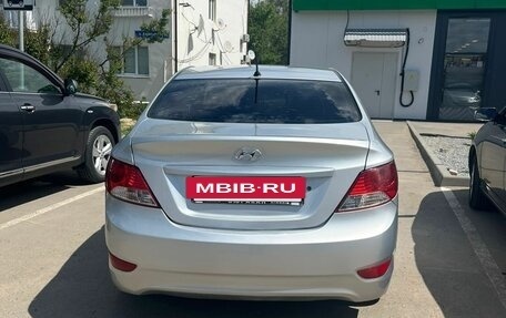 Hyundai Solaris II рестайлинг, 2013 год, 670 000 рублей, 3 фотография